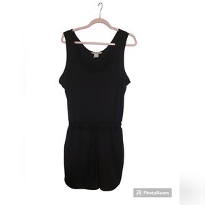 2 Stilletto's rompers size XL